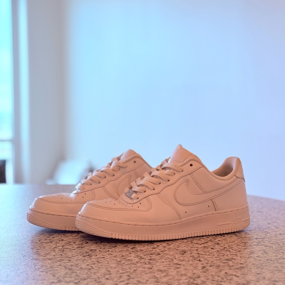 Nike Cream Sneakers Classic Air Force 1 Design